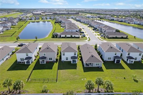 Villa ou maison à vendre à Lakewood Ranch, Floride: 5 chambres, 234.3 m2 № 2395708 - photo 9