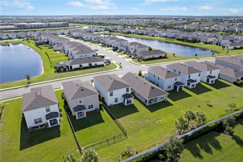 Villa ou maison à vendre à Lakewood Ranch, Floride: 5 chambres, 234.3 m2 № 2395708 - photo 10