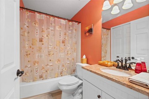 House in Punta Gorda, Florida 2 bedrooms, 107.95 sq.m. № 2111021 - photo 25