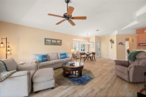 House in Punta Gorda, Florida 2 bedrooms, 107.95 sq.m. № 2111021 - photo 12