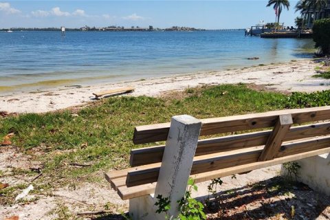 Land in Holmes Beach, Florida № 2233002 - photo 6