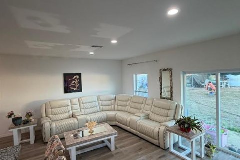 Casa en venta en Spring Hill, Florida, 3 dormitorios, 148.64 m2 № 2151704 - foto 8