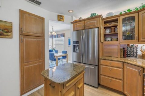 Townhouse in Saint Petersburg, Florida 2 bedrooms, 137.96 sq.m. № 1551122 - photo 14