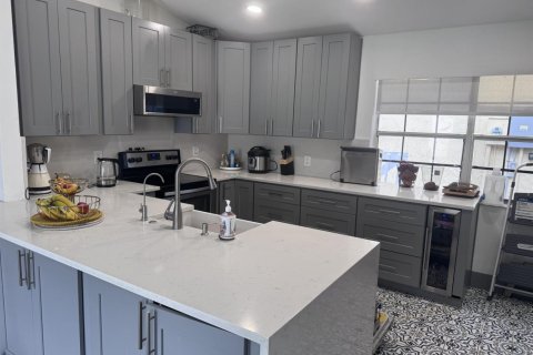 Casa en venta en Pembroke Pines, Florida, 3 dormitorios, 155.61 m2 № 2246170 - foto 2