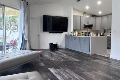 Casa en venta en Pembroke Pines, Florida, 3 dormitorios, 155.61 m2 № 2246170 - foto 11