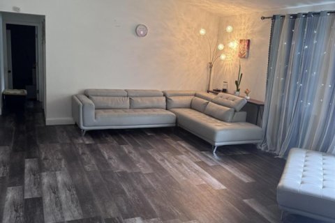 Casa en venta en Pembroke Pines, Florida, 3 dormitorios, 155.61 m2 № 2246170 - foto 21