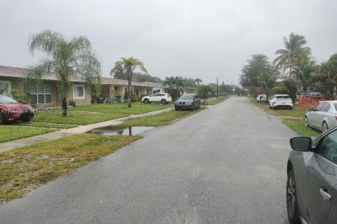 Apartment in Miami, Florida 1 bedroom, 203.64 sq.m. № 2001389 - photo 9