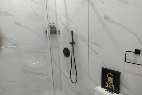 Apartment in Miami, Florida 1 bedroom, 203.64 sq.m. № 2001389 - photo 5