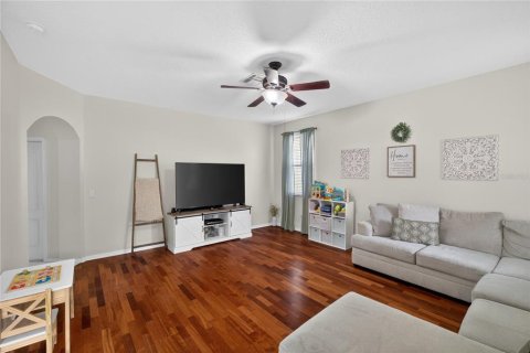 House in Orlando, Florida 4 bedrooms, 217.95 sq.m. № 2199966 - photo 13