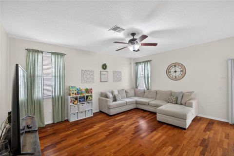 House in Orlando, Florida 4 bedrooms, 217.95 sq.m. № 2199966 - photo 12