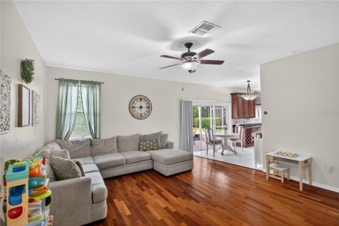 House in Orlando, Florida 4 bedrooms, 217.95 sq.m. № 2199966 - photo 11
