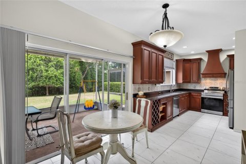 House in Orlando, Florida 4 bedrooms, 217.95 sq.m. № 2199966 - photo 10