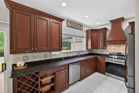 House in Orlando, Florida 4 bedrooms, 217.95 sq.m. № 2199966 - photo 9