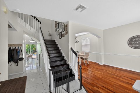 House in Orlando, Florida 4 bedrooms, 217.95 sq.m. № 2199966 - photo 2