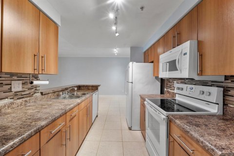 Купить кондоминиум в Корал-Спрингс, Флорида 3 комнаты, 98.85м2, № 2078372 - фото 3