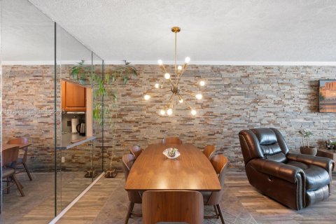 Copropriété à vendre à Hallandale Beach, Floride: 1 chambre, 81.48 m2 № 1994245 - photo 4