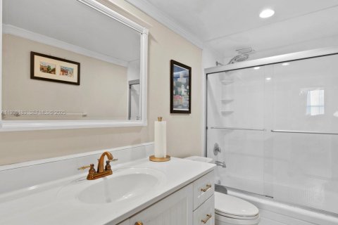 Copropriété à vendre à Hallandale Beach, Floride: 1 chambre, 81.48 m2 № 1994245 - photo 12