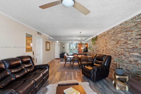 Copropriété à vendre à Hallandale Beach, Floride: 1 chambre, 81.48 m2 № 1994245 - photo 8