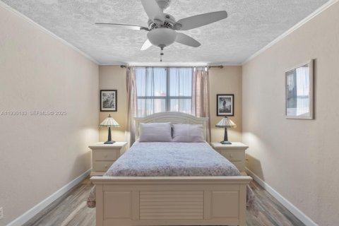 Copropriété à vendre à Hallandale Beach, Floride: 1 chambre, 81.48 m2 № 1994245 - photo 9