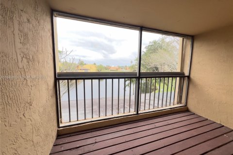 Adosado en venta en Pembroke Pines, Florida, 4 dormitorios, 171.59 m2 № 2031389 - foto 16