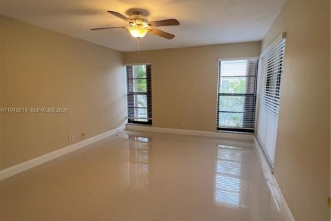 Adosado en venta en Pembroke Pines, Florida, 4 dormitorios, 171.59 m2 № 2031389 - foto 8