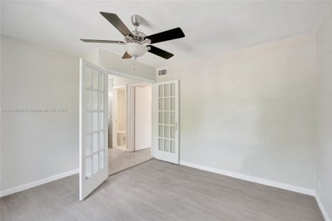 Купить кондоминиум в Лодерхилл, Флорида 1 спальня, 62.71м2, № 2018677 - фото 24