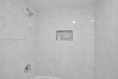 Купить кондоминиум в Лодерхилл, Флорида 1 спальня, 62.71м2, № 2018677 - фото 14