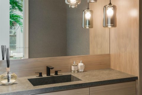 Купить виллу или дом в Голден-Бич, Флорида 6 спален, 617.06м2, № 1790792 - фото 13