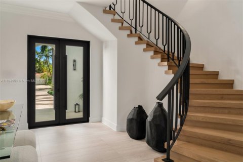 Купить виллу или дом в Голден-Бич, Флорида 6 спален, 617.06м2, № 1790792 - фото 14