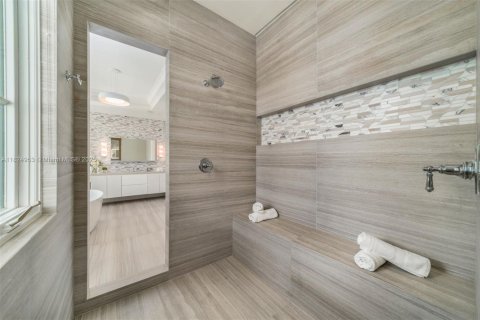 Купить виллу или дом в Голден-Бич, Флорида 6 спален, 617.06м2, № 1790792 - фото 23