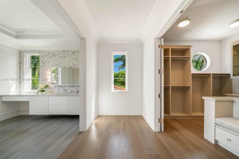 Купить виллу или дом в Голден-Бич, Флорида 6 спален, 617.06м2, № 1790792 - фото 24