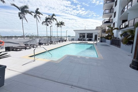 Copropriété à louer à Miami, Floride: 2 chambres, 104.33 m2 № 2006243 - photo 22