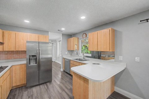House in Tequesta, Florida 3 bedrooms, 136.38 sq.m. № 2191089 - photo 14