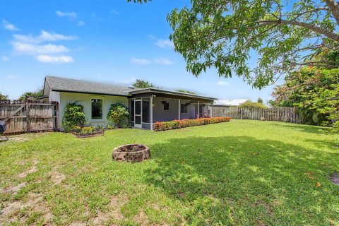 House in Tequesta, Florida 3 bedrooms, 136.38 sq.m. № 2191089 - photo 26