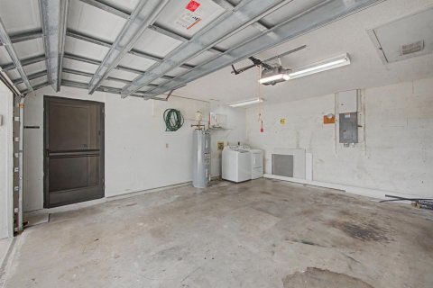 House in Tequesta, Florida 3 bedrooms, 136.38 sq.m. № 2191089 - photo 28