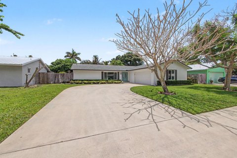 House in Tequesta, Florida 3 bedrooms, 136.38 sq.m. № 2191089 - photo 4