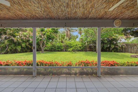 House in Tequesta, Florida 3 bedrooms, 136.38 sq.m. № 2191089 - photo 23