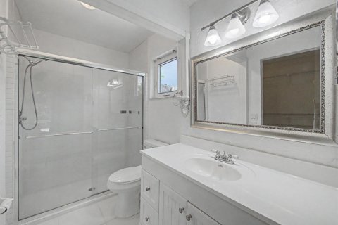 House in Tequesta, Florida 3 bedrooms, 136.38 sq.m. № 2191089 - photo 17