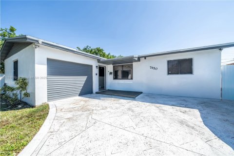 House in Hollywood, Florida 3 bedrooms, 136.57 sq.m. № 1887263 - photo 20