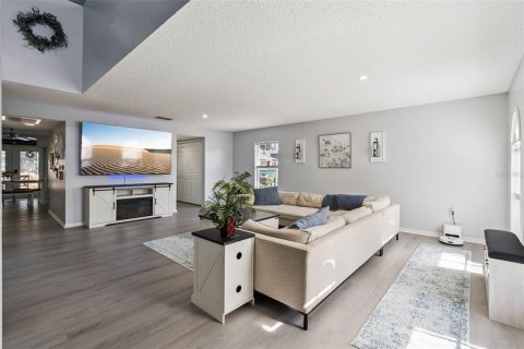 Casa en venta en Deltona, Florida, 4 dormitorios, 278.52 m2 № 2383321 - foto 11