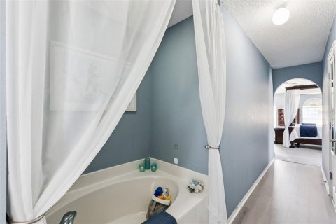 Casa en venta en Deltona, Florida, 4 dormitorios, 278.52 m2 № 2383321 - foto 23