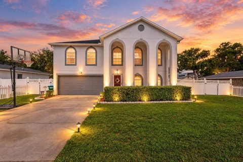 Casa en Deltona, Florida 4 dormitorios, 278.52 m2 № 2383321