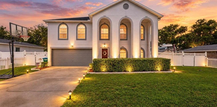Casa en Deltona, Florida 4 dormitorios, 278.52 m2 № 2383321