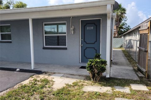 Casa en alquiler en Holiday, Florida, 2 dormitorios, 65.03 m2 № 1788114 - foto 2