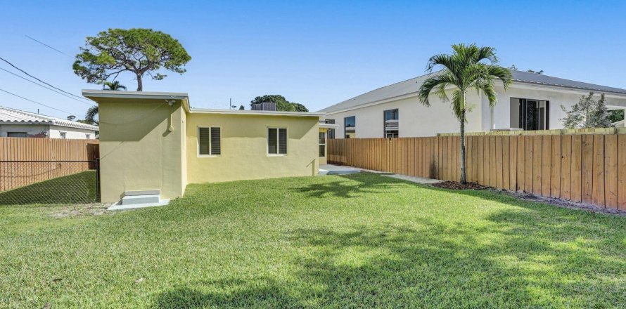 Casa en Fort Lauderdale, Florida 3 dormitorios, 174.01 m2 № 1093904