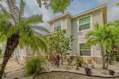 House in Sarasota, Florida 3 bedrooms, 230.58 sq.m. № 2222655 - photo 4
