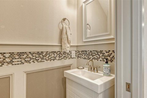House in Sarasota, Florida 3 bedrooms, 230.58 sq.m. № 2222655 - photo 11