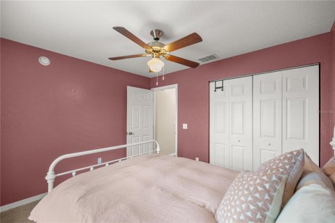 House in Ocala, Florida 3 bedrooms, 131.55 sq.m. № 2112071 - photo 15