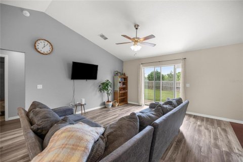 House in Ocala, Florida 3 bedrooms, 131.55 sq.m. № 2112071 - photo 4