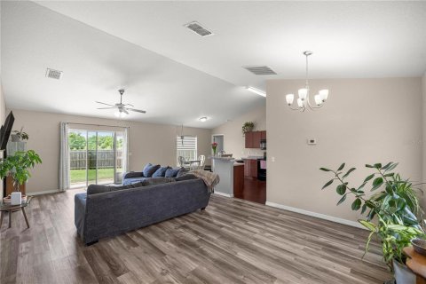 House in Ocala, Florida 3 bedrooms, 131.55 sq.m. № 2112071 - photo 3